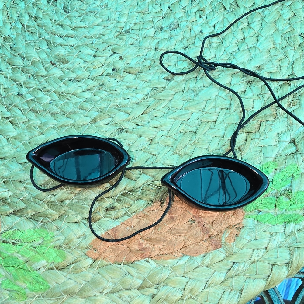 Tanning Goggles - Picture 2 of 2